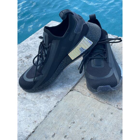 ADIDAS women's NMD_R1 Spectoo Blk Iridescent GZ9288 NWOB size 7. - Picture 1 of 8